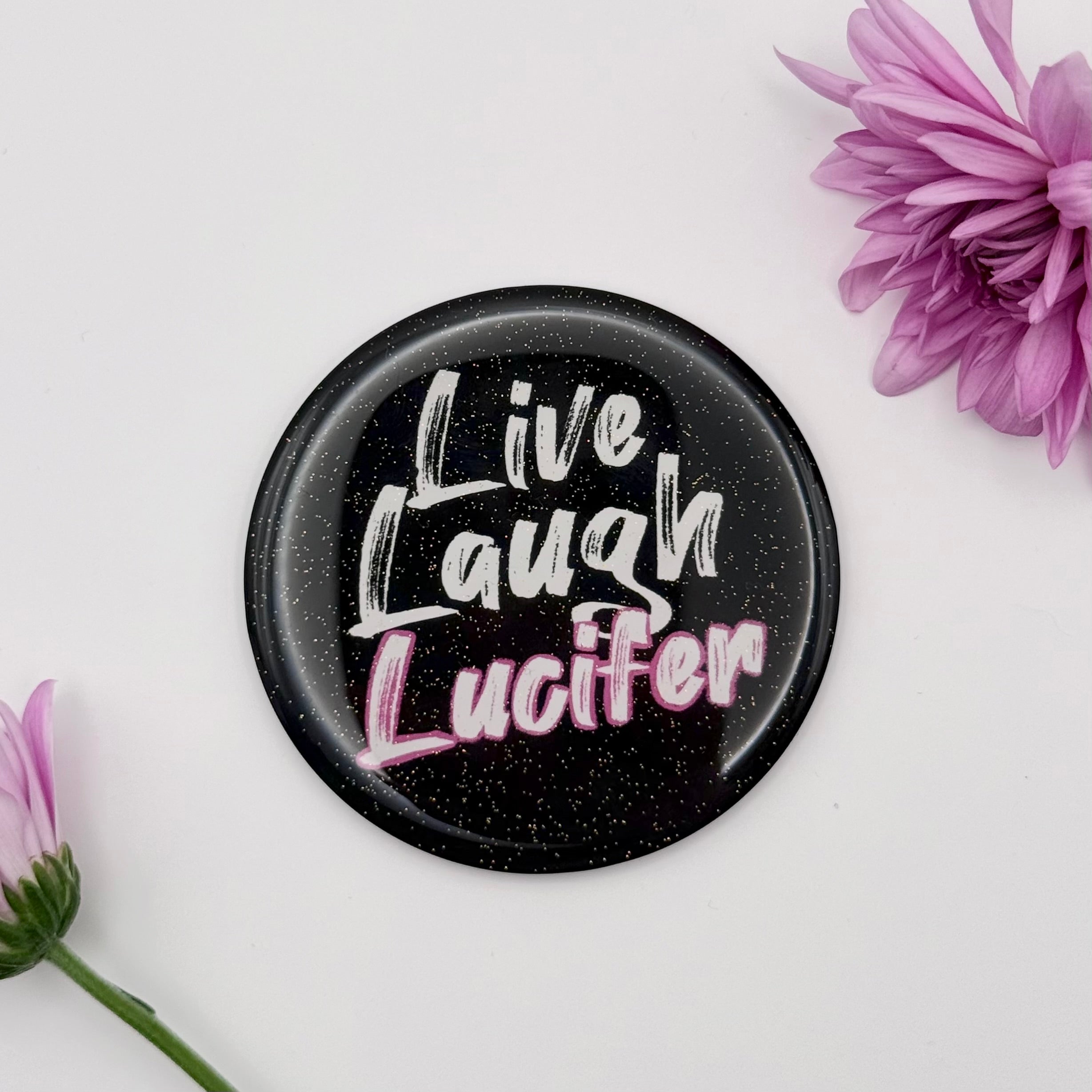 Live, Laugh, Lucifer -magneetti